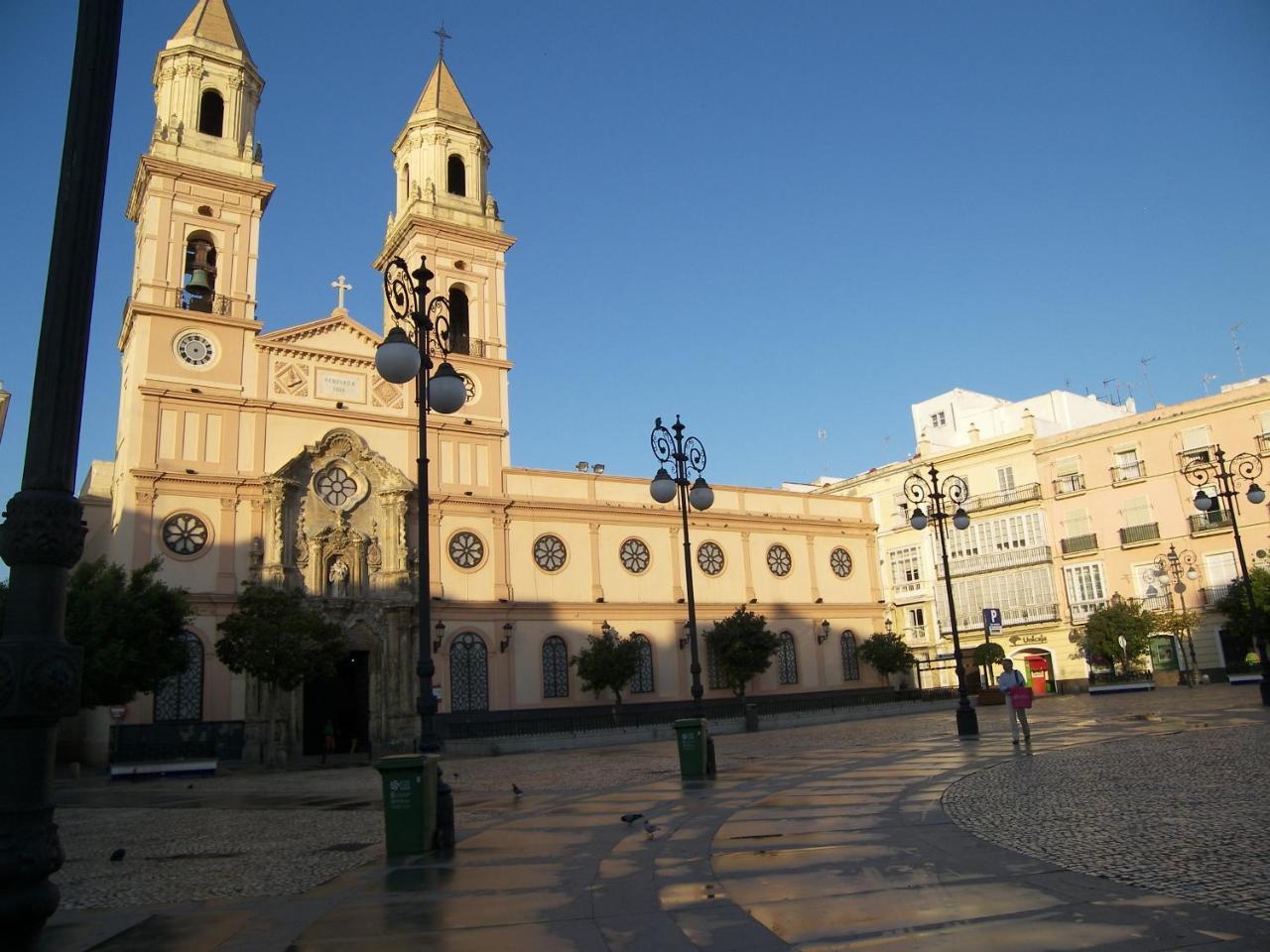 Apartamento 19 Dias Y Muchas Noches Cádiz Buitenkant foto