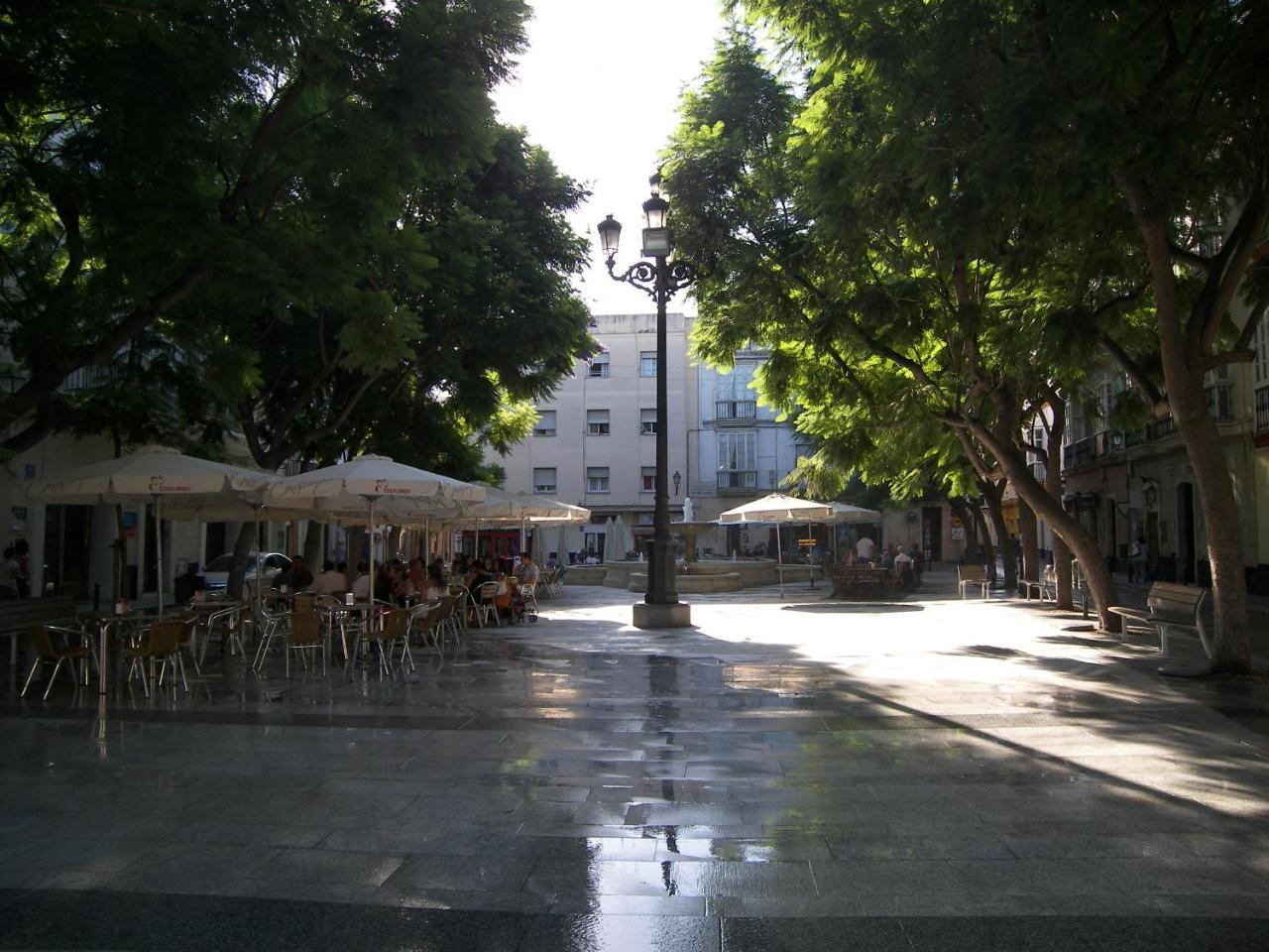 Apartamento 19 Dias Y Muchas Noches Cádiz Buitenkant foto